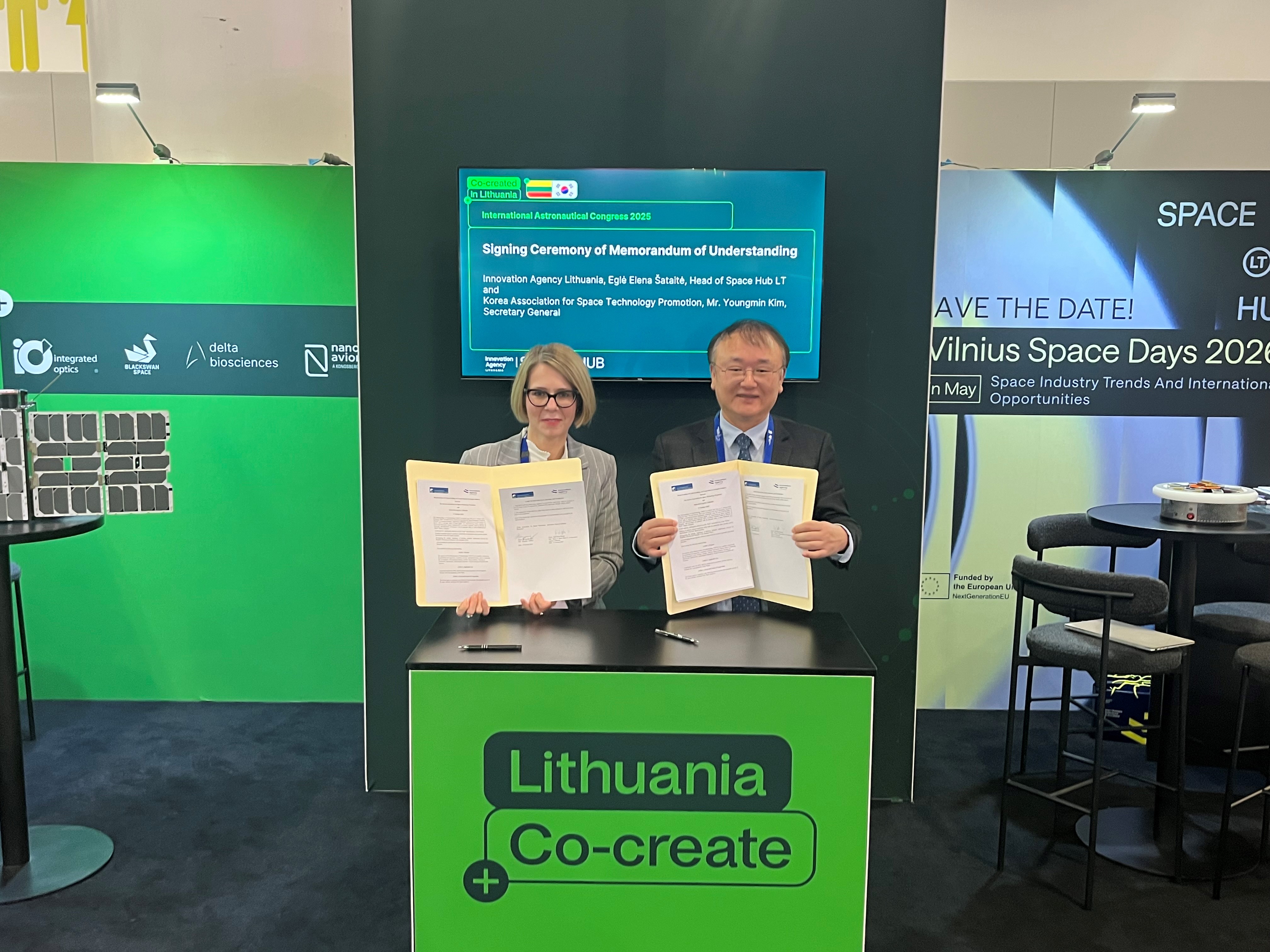 Mou Australijoje.jpg Mou Australijoje.jpg